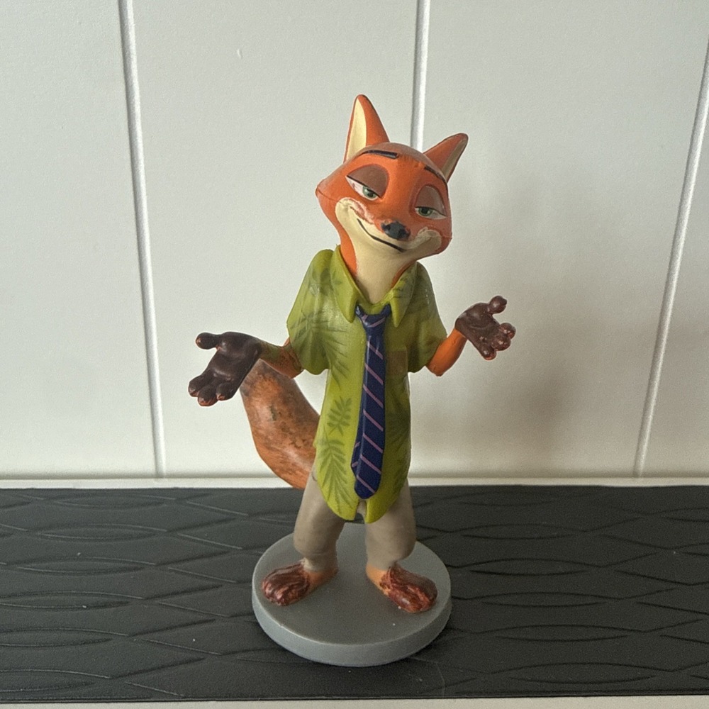 Disney Store ZOOTOPIA NICK WILDE Fox FIGURINE Cake TOPPER Toy NEW